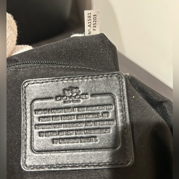 Coach Celeste Convertible Studded Hobo bag in black leather EUC - Picture 4 of 12